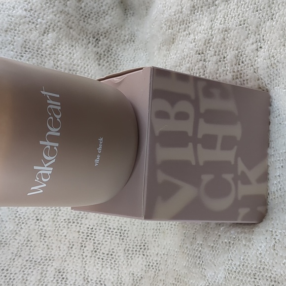 Wakeheart Candle in Vibe Check, 8oz Hand poured Candle - Picture 11 of 14